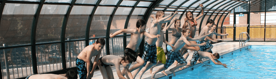 Schwimmbad, Sporthalle, Kino, Minigolf...