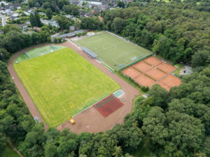 Sportplätze Hinsbeck aus der Luft: Fußball- und Tennisplätze, Rasen